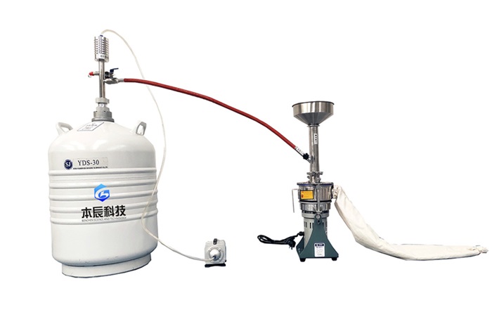 液氮冷凍粉碎機的使用注意事項